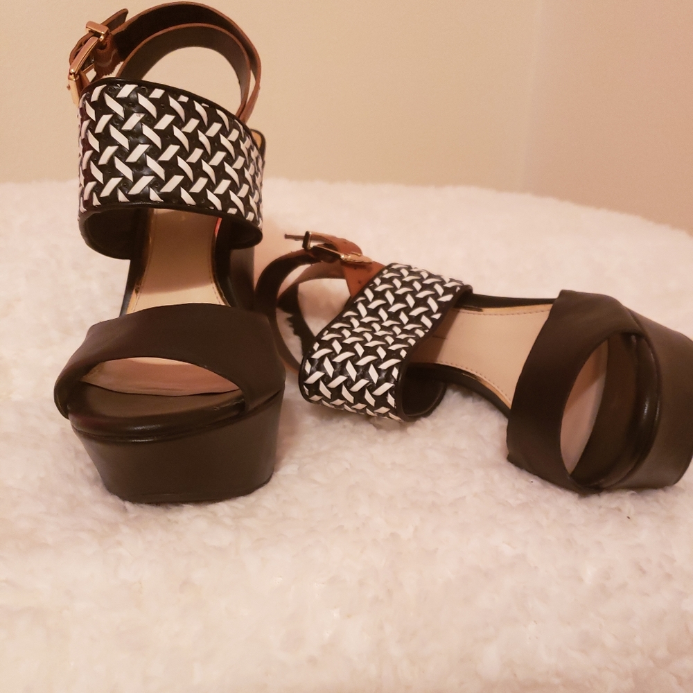 Jessica Simpson Size 8 Wedge